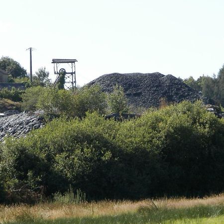Vallée des Ardoisières Mael-Carhaix Extérieur photo