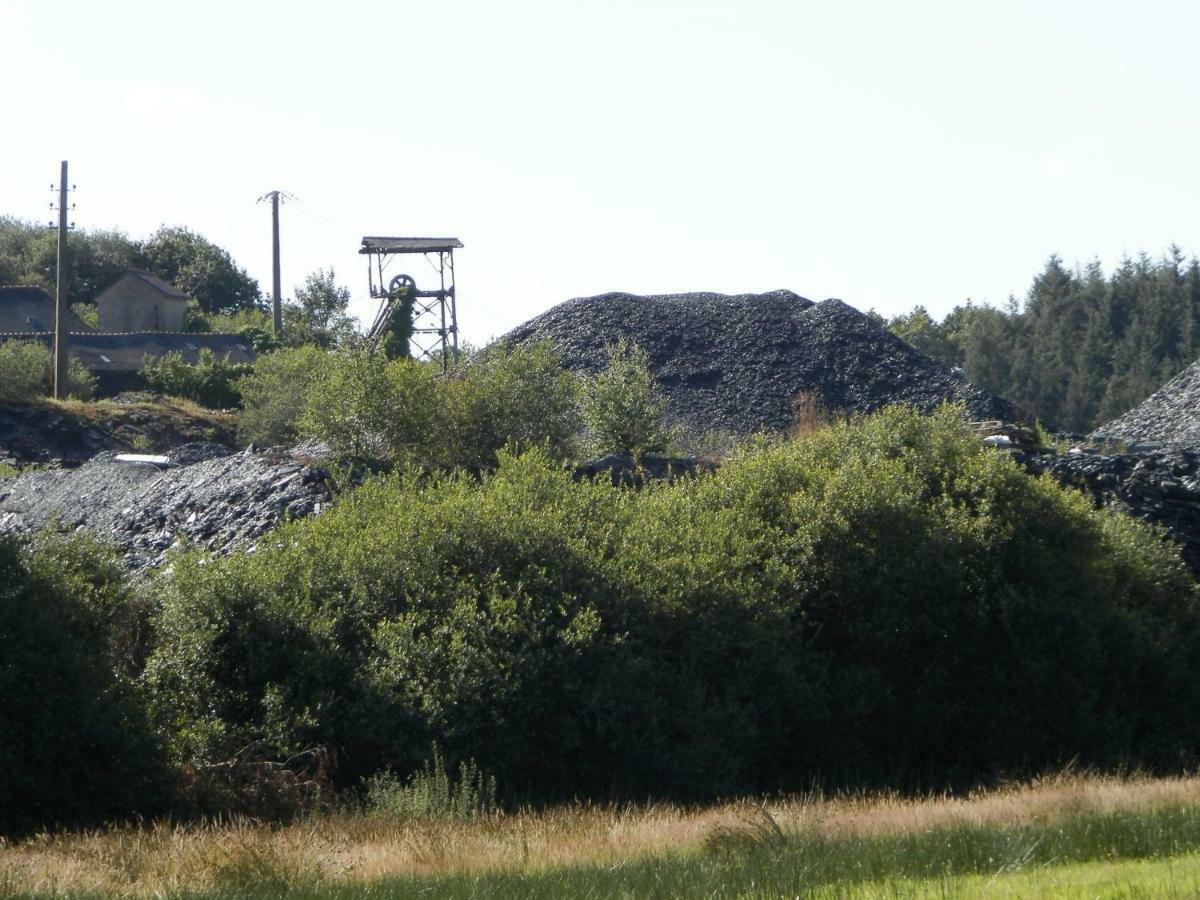 Vallée des Ardoisières Mael-Carhaix Extérieur photo
